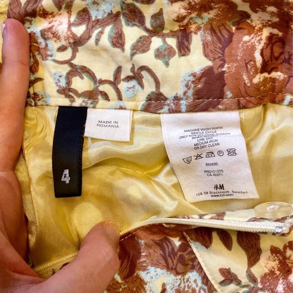 H&M Pleated Floral‎ Skirt - Picture 5 of 5